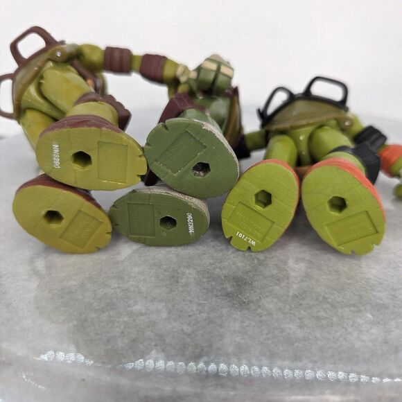 Teenage Mutant Ninja Turtles Action Figures Lot Leonardo Raphael Michelangelo 4" - Picture 8 of 11